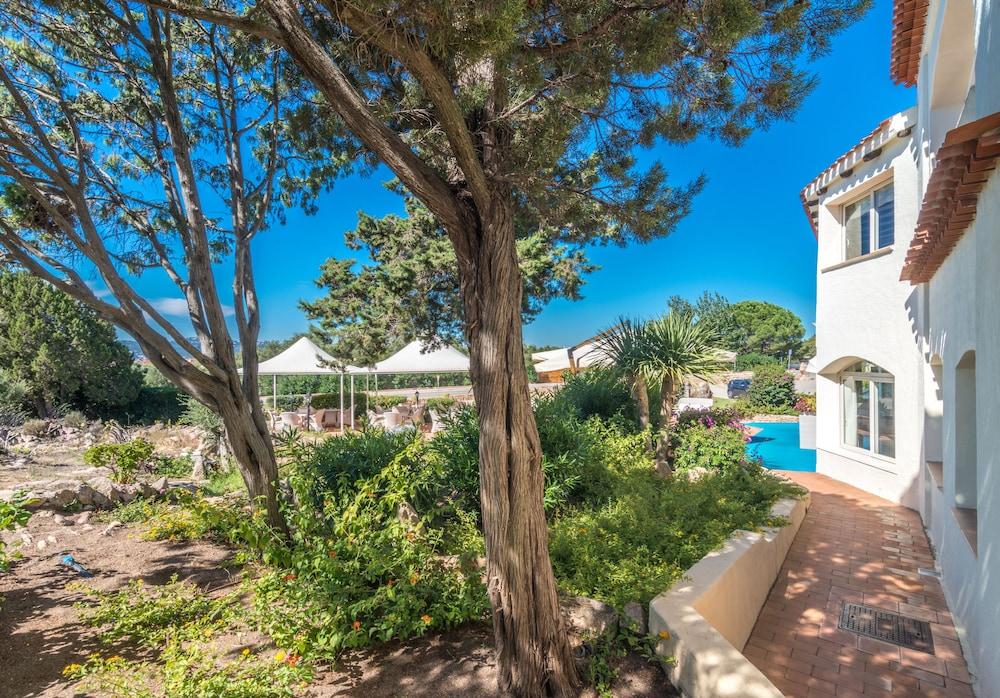 Hotel 3 Botti Baja Sardinia Exterior photo