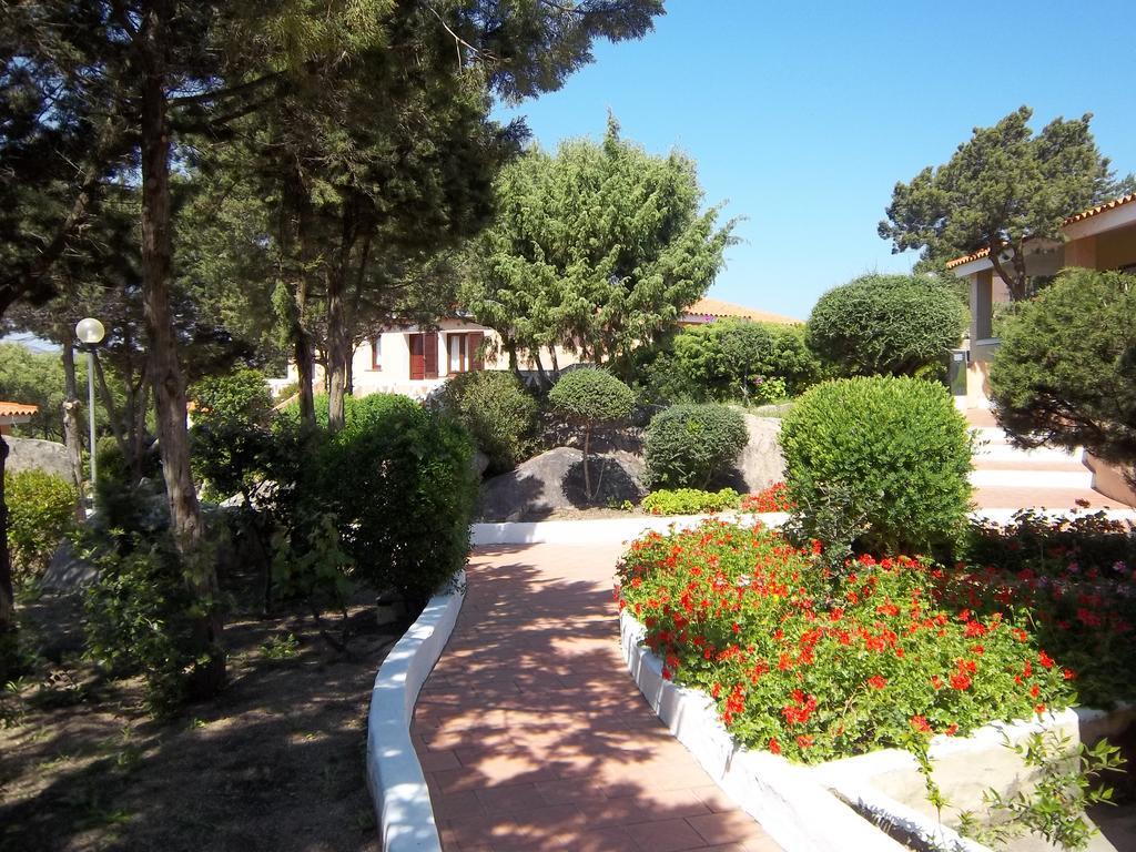 Hotel 3 Botti Baja Sardinia Exterior photo